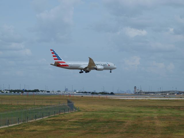 Boeing 787-8 (N805N)