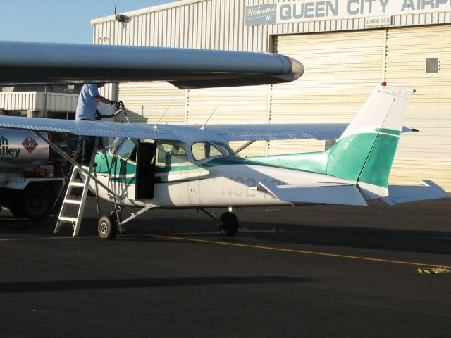 Cessna Skyhawk (N6249D) - at Queen City