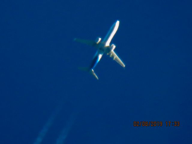 Boeing 737-900 (N238AK)