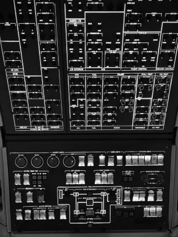 IAI Gulfstream G200 — - Flight deck overhead