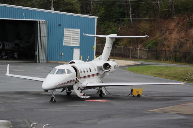 Embraer Phenom 300 (N326QS)