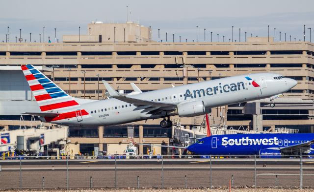 Boeing 737-800 (N903NN) - Spotted at KPHX on December 12, 2020br /40th street and University