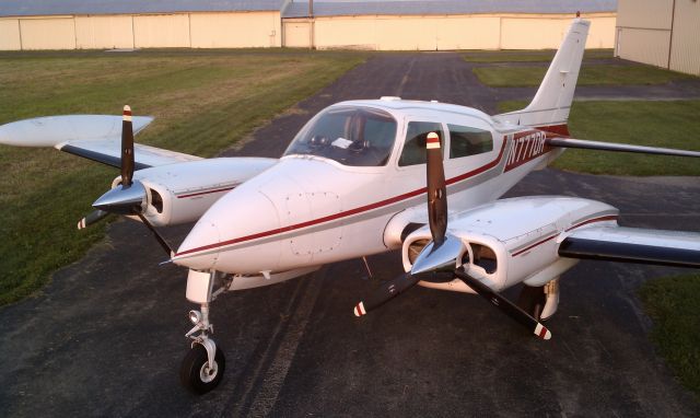 Cessna 310 (N777DR)