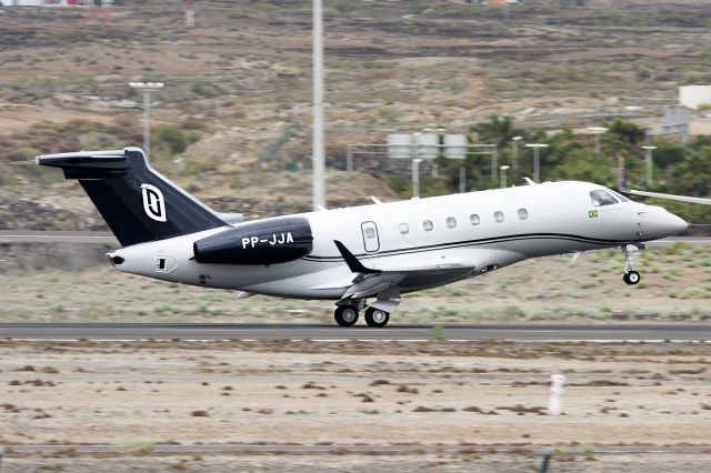 Embraer Legacy 550 (OD-CXL)