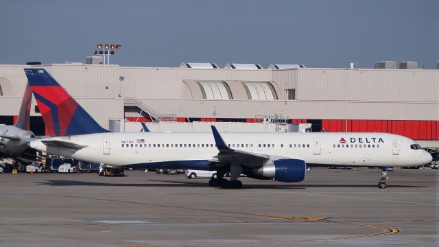 Boeing 757-200 (N6700)