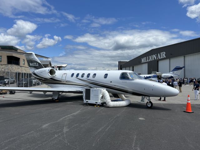 Cessna Citation CJ1 (N432CJ)