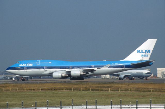 Boeing 747-400 (PH-BFH) - Departure at Narita Intl Airport Rwy34L on 1999/10/30