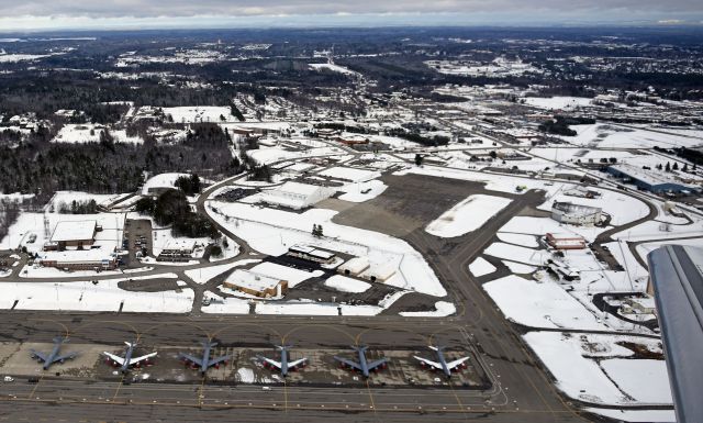 — — - KC-135 on ramp at Bangor 19 Dec 2014