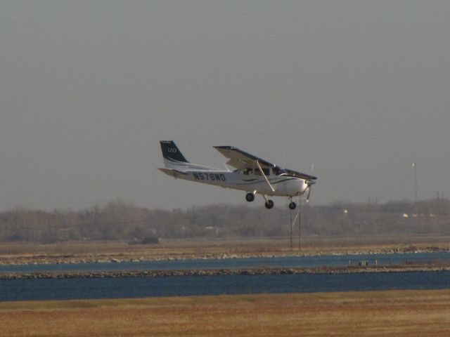 Cessna Skyhawk (N576ND)