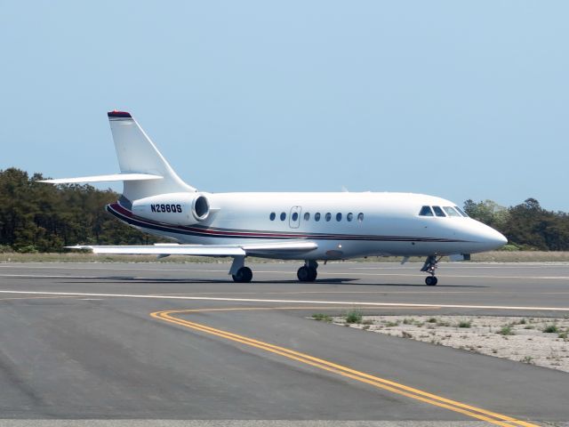 Dassault Falcon 2000 (N296QS) - Roll out after landing runway 24.