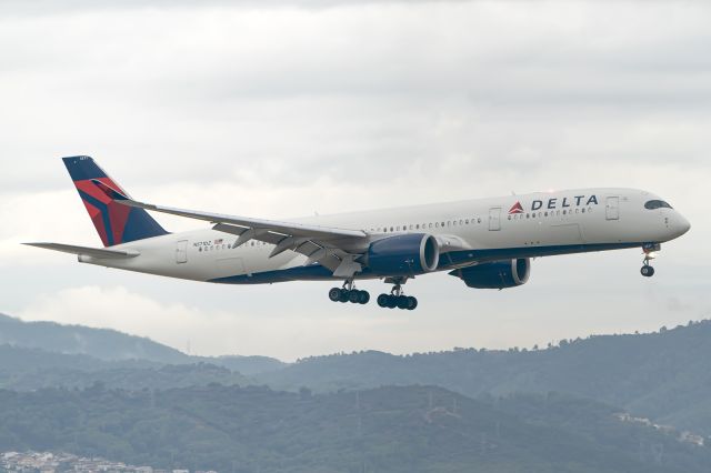 Airbus A350-900 (N571DZ)