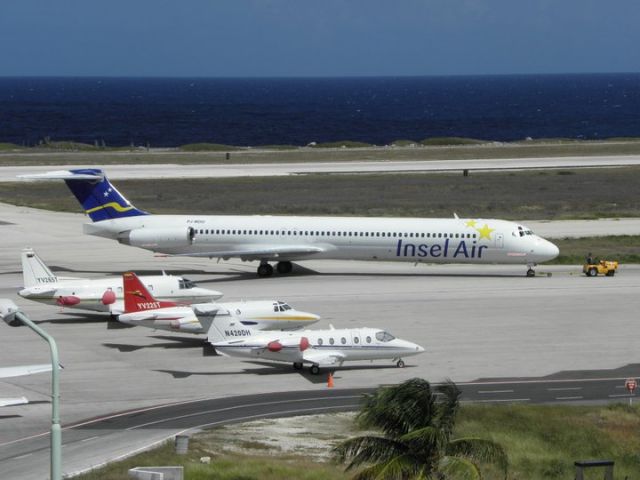 McDonnell Douglas MD-82 (PJ-MDD) - Towing to hangar