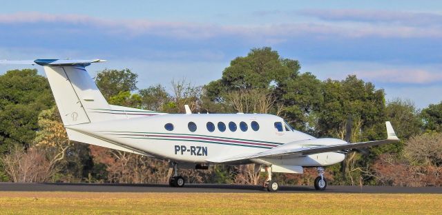 Beechcraft Super King Air 200 (PP-RZN)