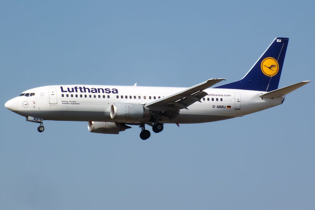 Boeing 737-700 (D-ABXU)