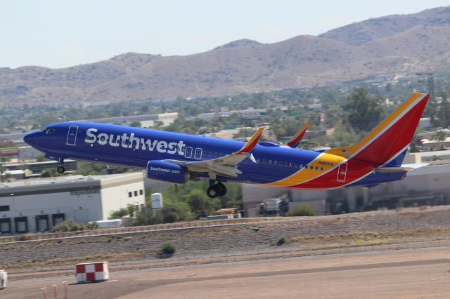 Boeing 737-800 (N8531Q)