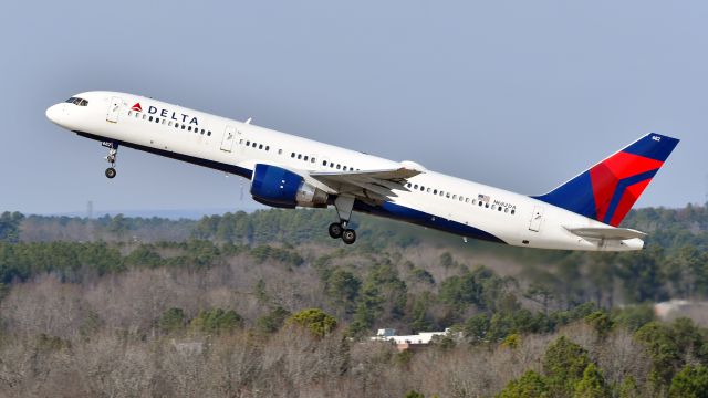 Boeing 757-200 (N682DA) - Delta Airlines Boeing 757-200 (N682DA) departs KRDU Rwy 23R on 1/11/2023 at 12:15 pm.