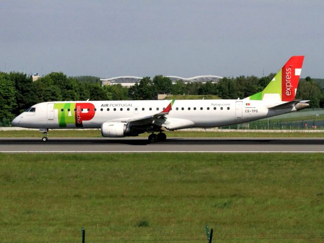 Embraer ERJ-190 (CS-TPS)