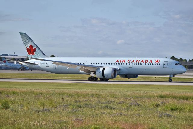 Boeing 787-9 Dreamliner (C-FGDZ)