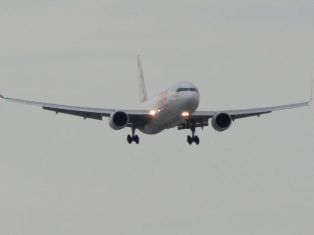 BOEING 767-300 (PT-MOF)