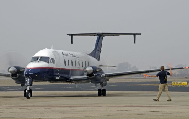 Beechcraft 1900 (N261GL)