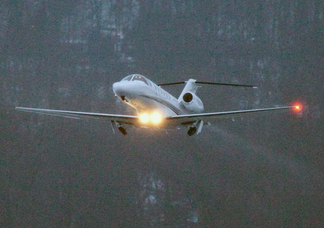 Cessna Citation CJ2+ (N379R) - At RELIANT AIR - where you find the lowest fuel prices on the Danbury (KDXR) airport.