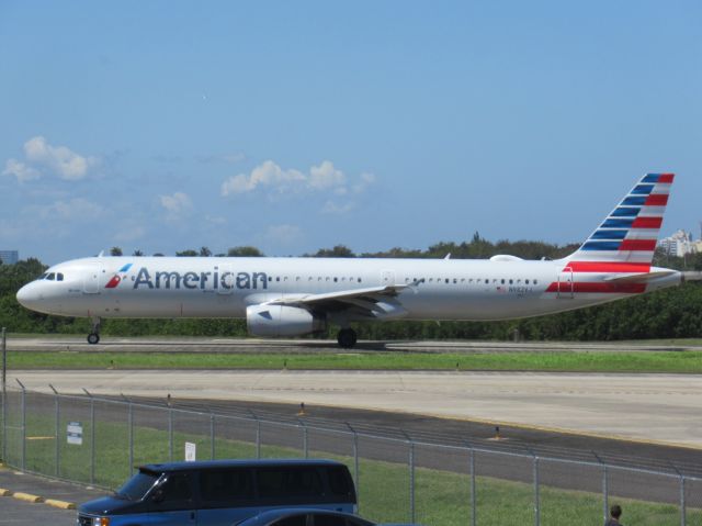 Airbus A321 (N982VJ)