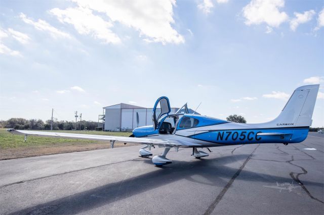 Cirrus SR-22 (N705CC)