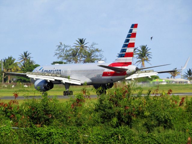 Boeing 757-200 (N175AN)
