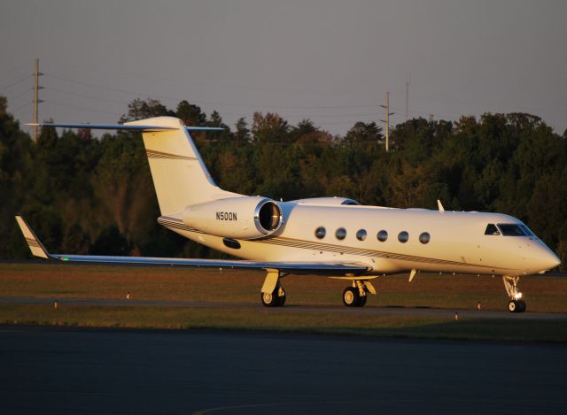 — — - TWIN OAKS LLC - I assume that this is a NASCAR Corporate jet arriving for the Nationwide Series race, as I believe this registration has been used for many years on other of their aircraft. - 10/15/10