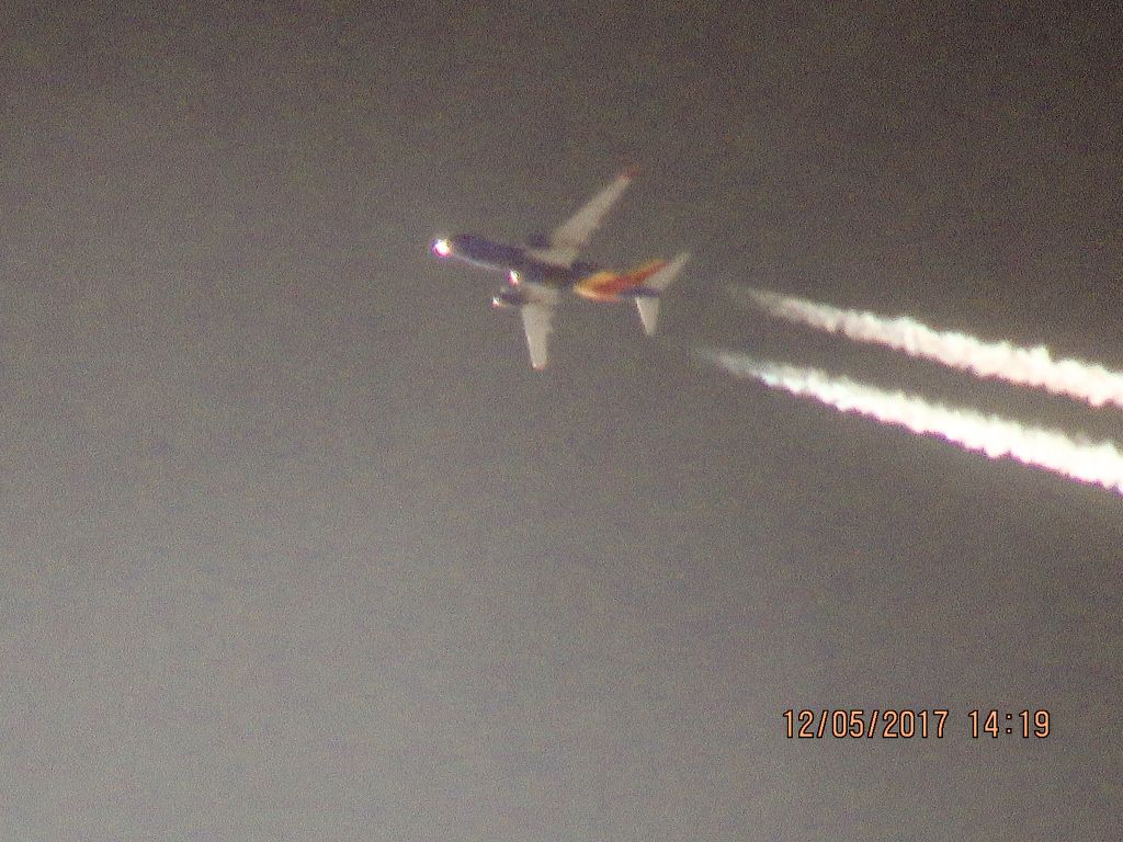 Boeing 737-700 (N758SW)
