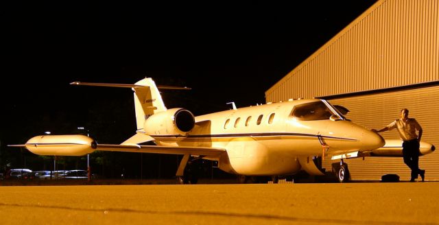 Learjet 35 (N101AJ) - CDH-III, waiting for the refueller - Mather Field?