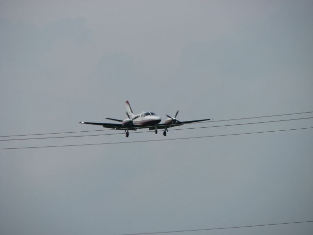 Cessna Conquest 2 (N337KC) - Landing at York Airport runway 17.