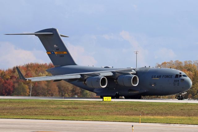 Boeing Globemaster III (03-3124) - A USAF Boeing C-17A Globemaster III arriving in Toledo on 23 Oct 2020.