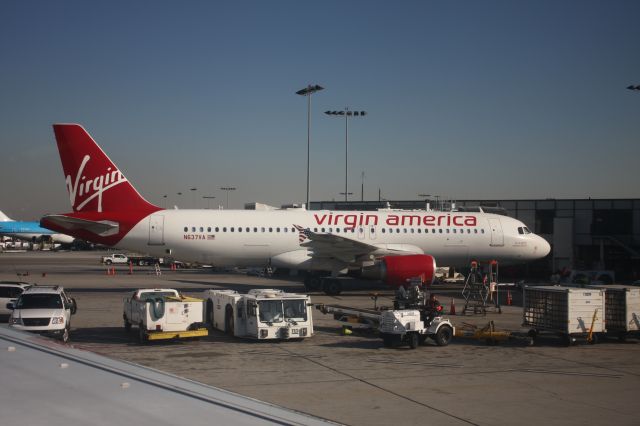 Airbus A320 (N637VA)