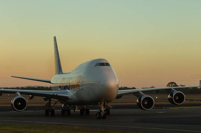 Boeing 747-400 (N464NMC)