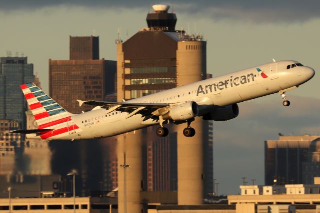 Airbus A321 (N157UW) - AA 1004 departing to Charlotte on 4R