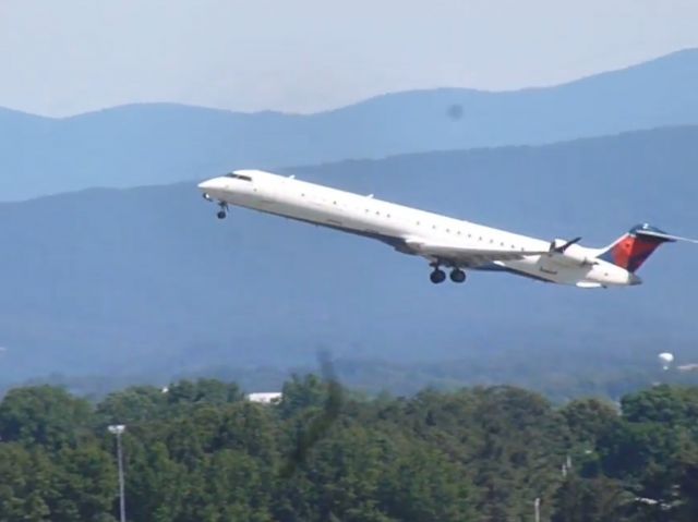 Canadair Regional Jet CRJ-900 —