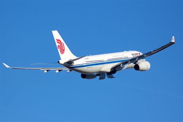 Airbus A330-200 (B-5927)