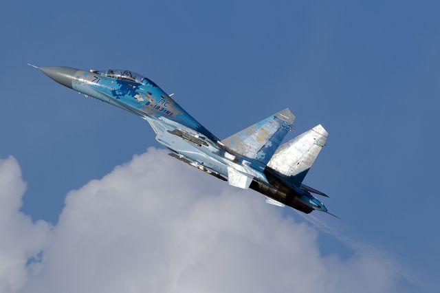 Sukhoi Su-27 Flanker —