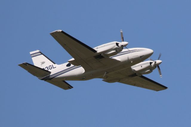 Piper Navajo (N103GL)