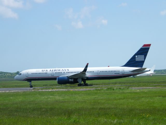 Boeing 757-200 (N938UW)