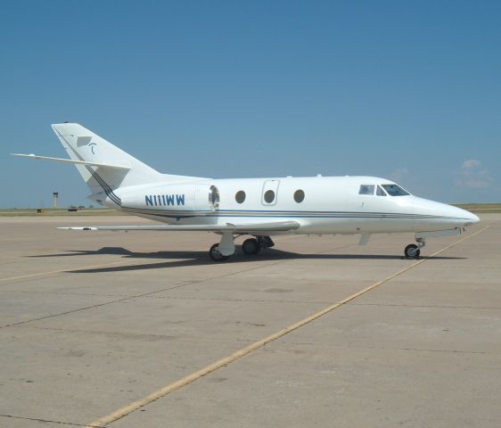 Dassault Falcon 10 (N111WW)