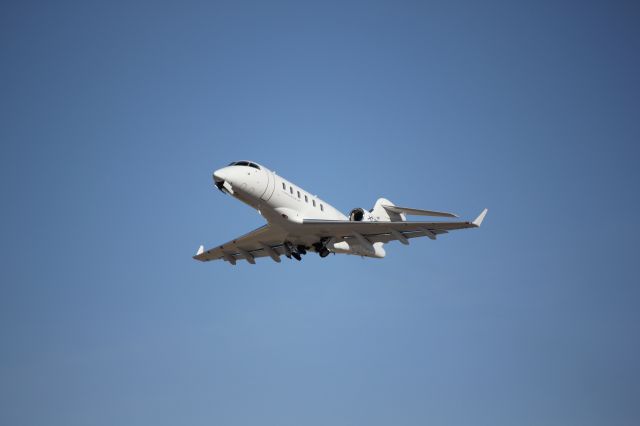 Bombardier Challenger 300 (N546XJ)