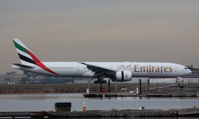 BOEING 777-300ER (A6-ECH)