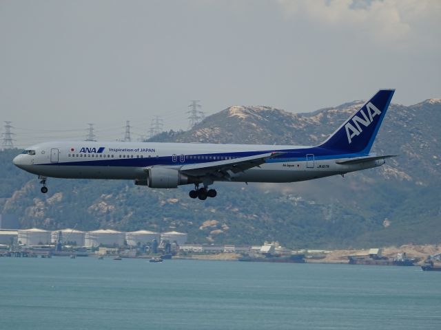 BOEING 767-300 (JA617A)