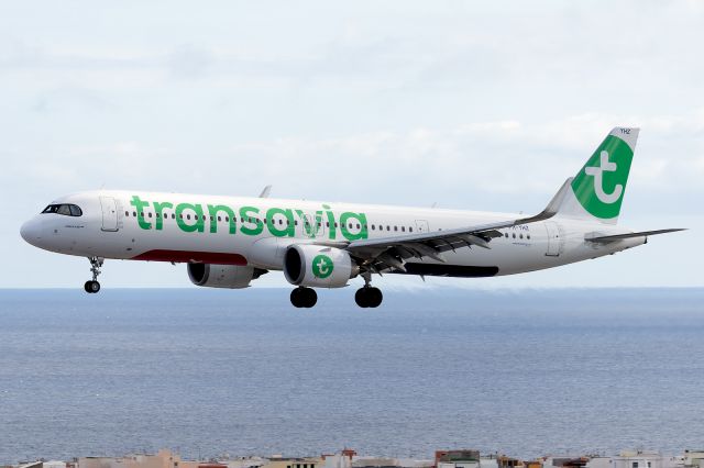 Airbus A321neo (PH-YHZ) - Tenerife Sur - Reina Sofia (TFS / GCTS) - Spainbr /br /Photo taken: April 3, 2024br /br /Operator: Transaviabr /Type: Airbus A321-251NXbr /Registration: PH-YHZbr /Serial: 11702br / br /Category: Civil Aircraft - Airliner