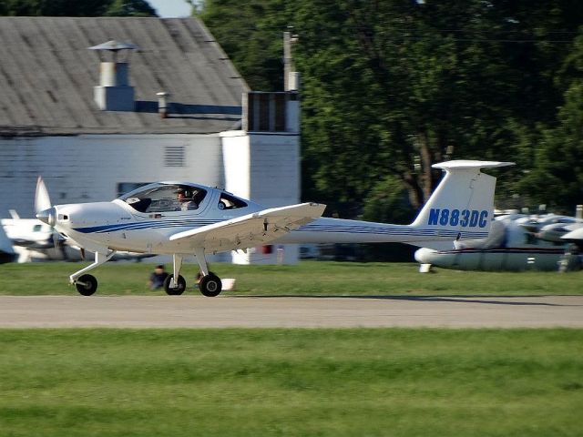 Diamond DA-20 (N883DC)