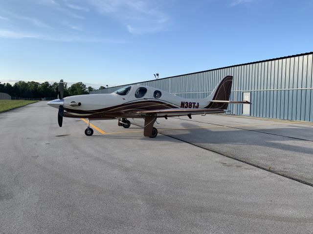 Lancair Evolution (N38TJ)