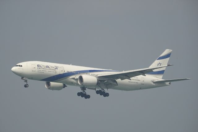 Boeing 777-200 (4X-ECD)