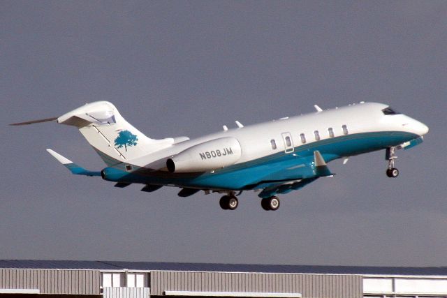 Canadair Challenger 350 (N808JM) - Airborne off rwy 9 on 12-Nov-19 on a round trip to KMOB.